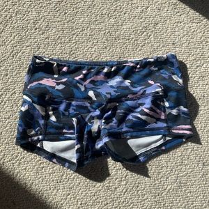 Fleo low rise contour booty shorts